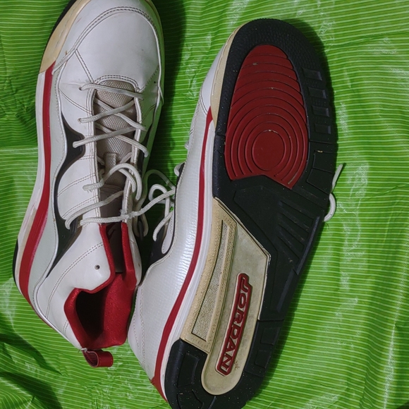 Men's good lightly used condition Jordans sz 13m - Picture 3 of 8
